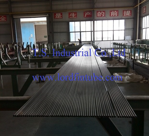 Ultra-long stainless steel tubes