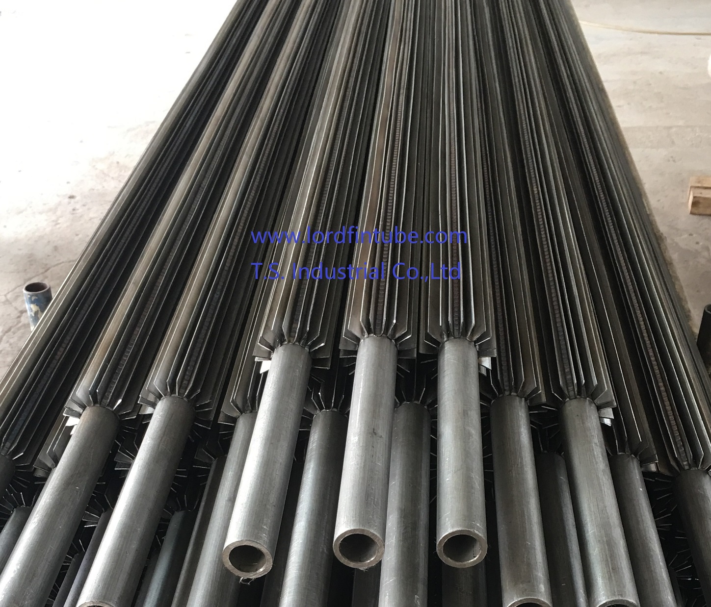 Longitudinal finned tubes 