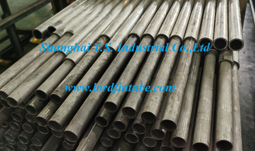 Assembly of base tube and aluminum tubes