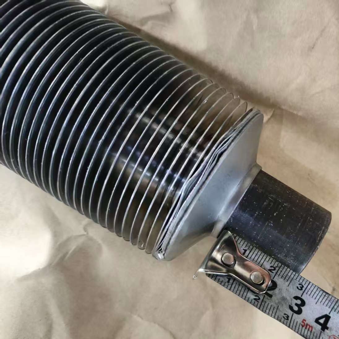 Spiral wound finned tube
