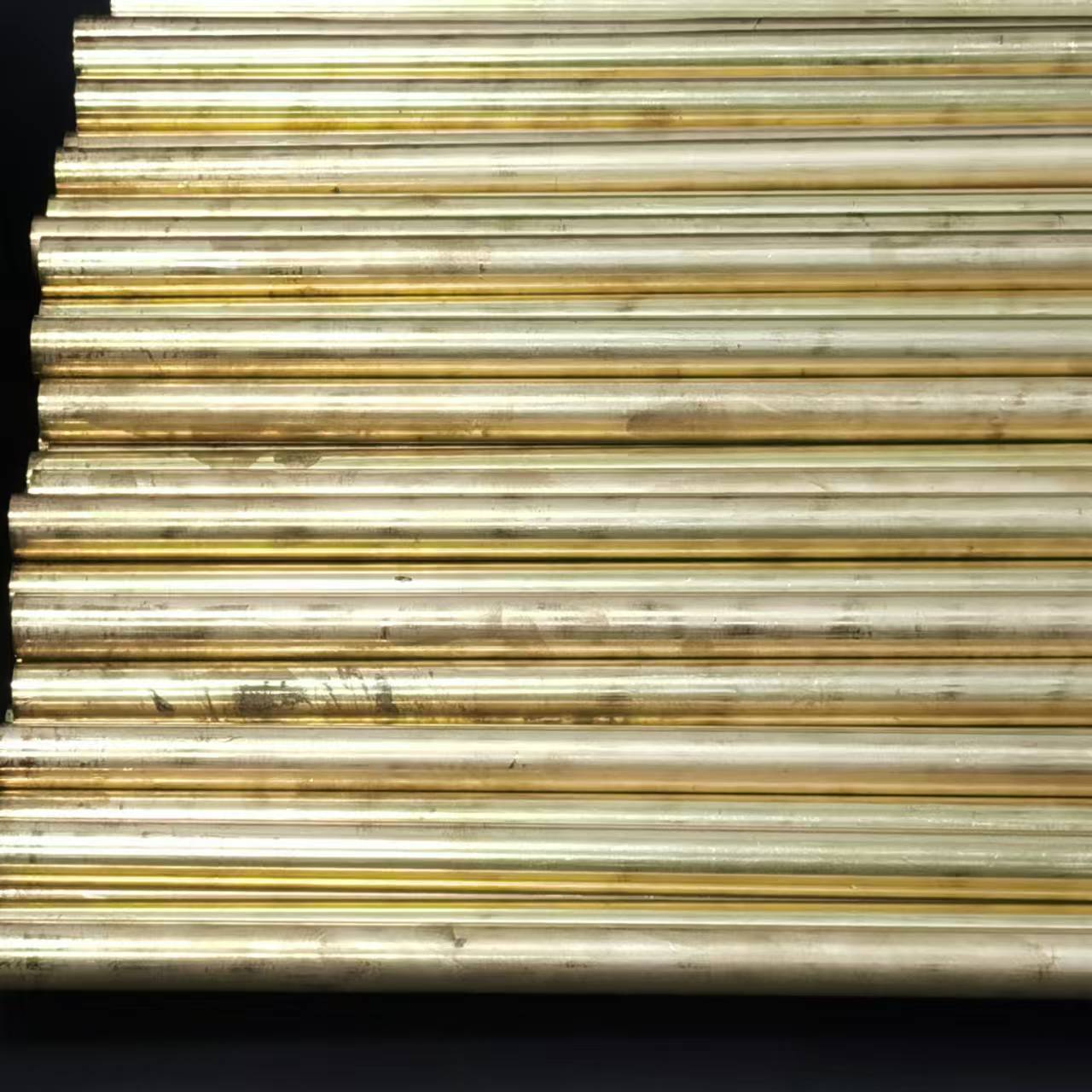 China's foreign trade started steadily and the total export value in the firs...