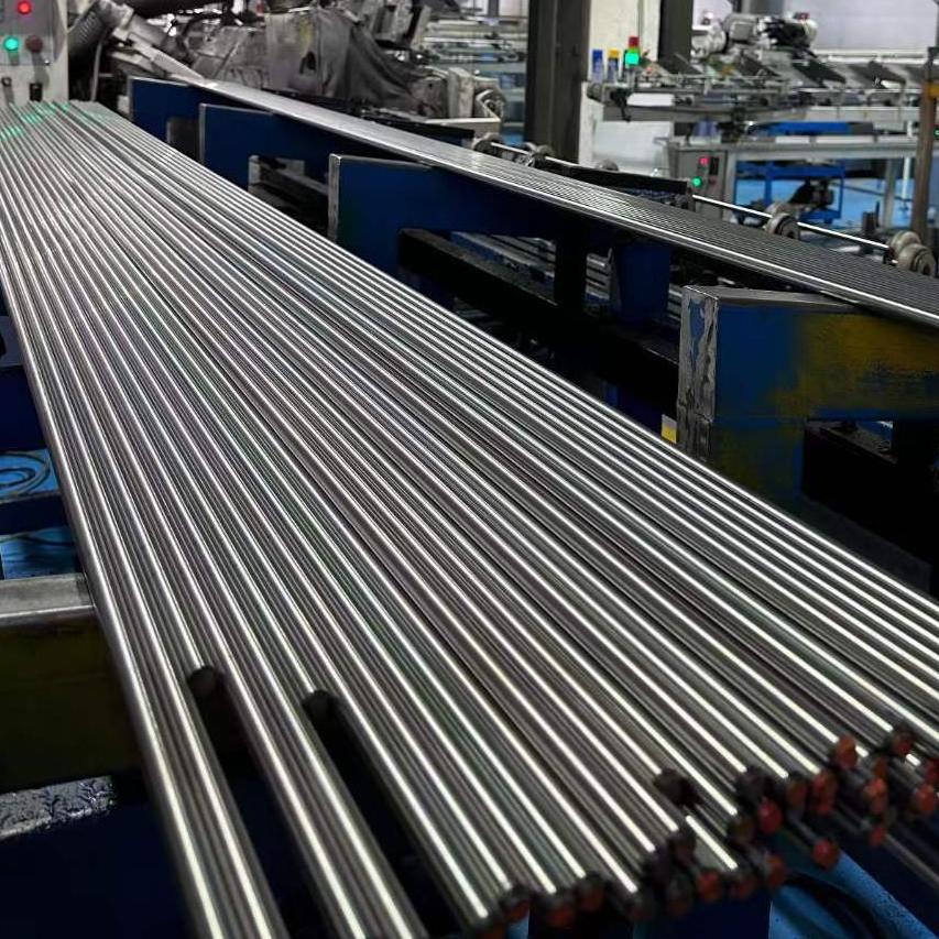 China's foreign trade started steadily and the total export value in the firs...